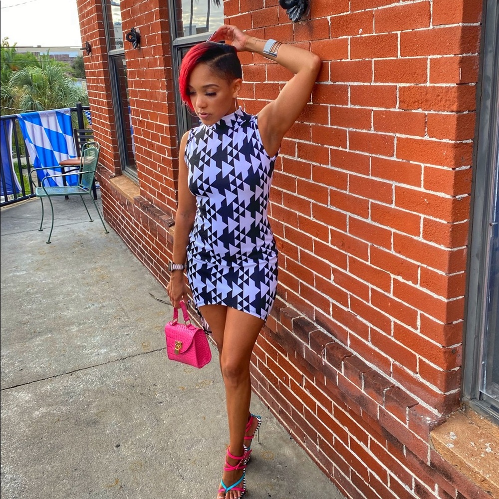 Black & white geo print dress.